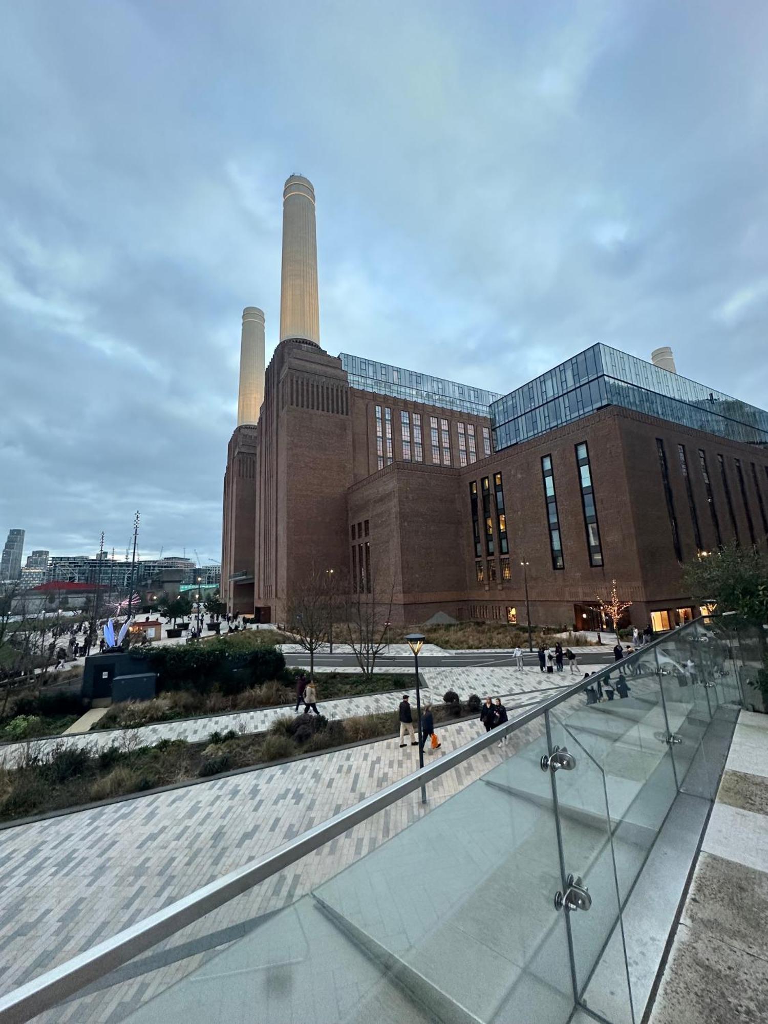 Battersea Power Station Apartment London Exterior photo