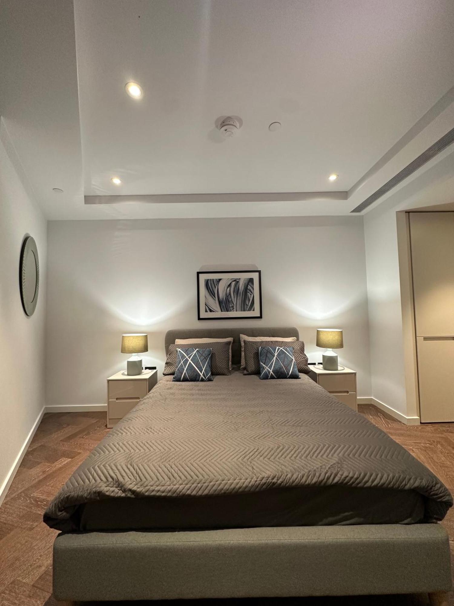 Battersea Power Station Apartment London Exterior photo