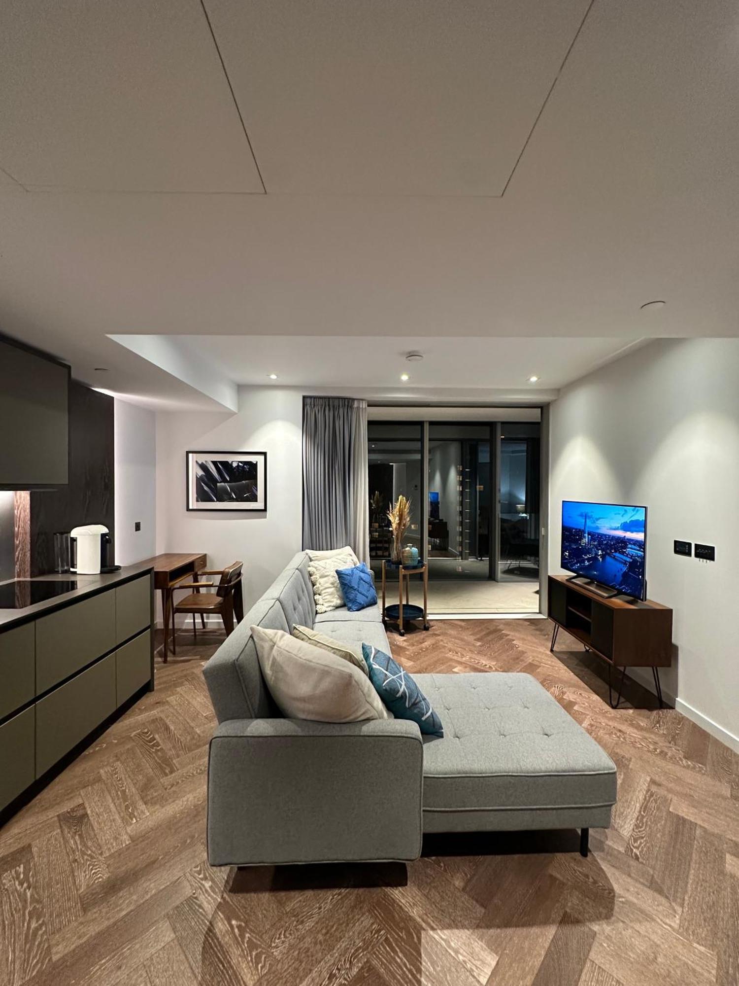 Battersea Power Station Apartment London Exterior photo